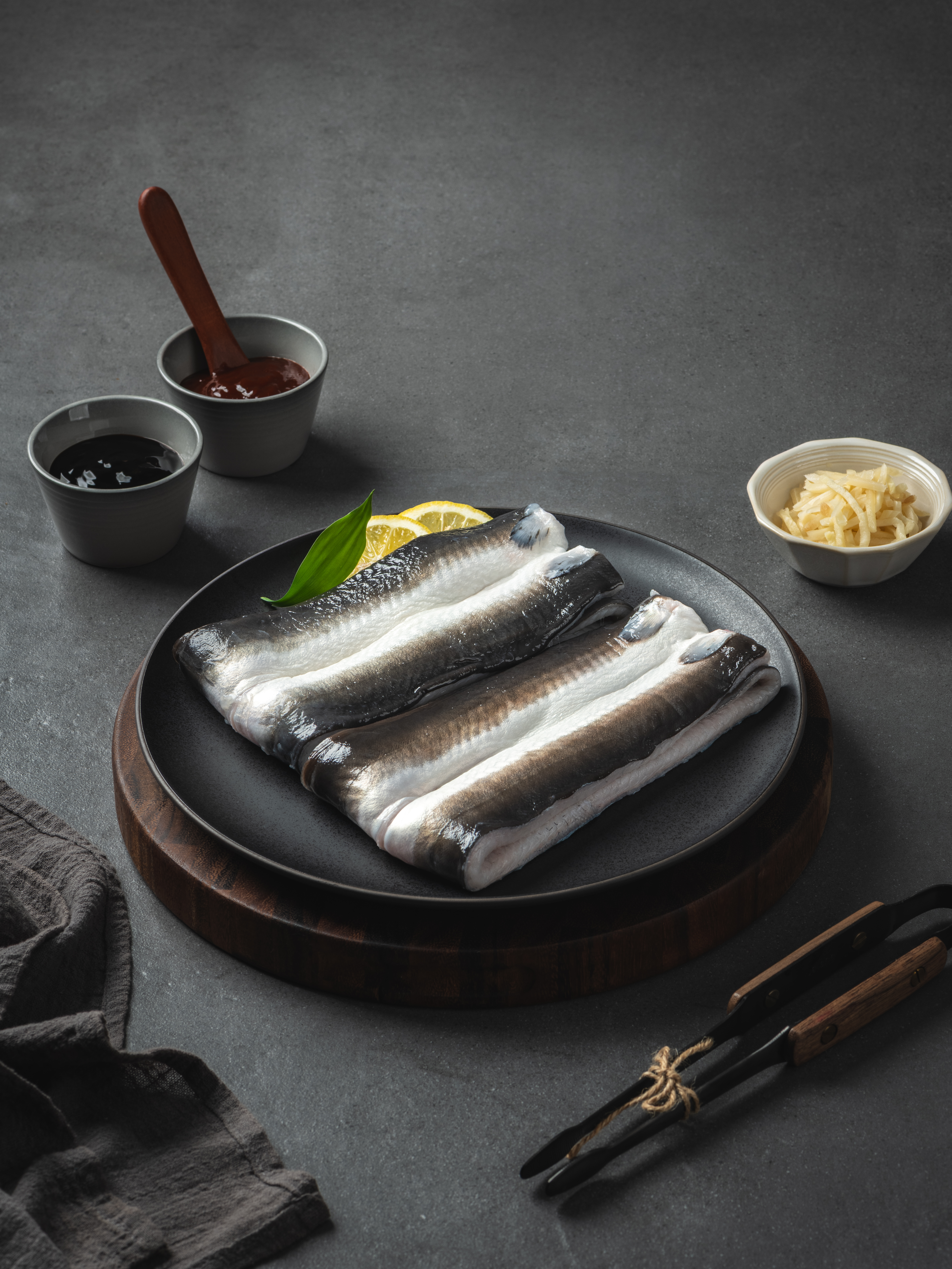 조선장어 국산 자포니카 민물장어 생물 1kg 손질 후 650g 내외